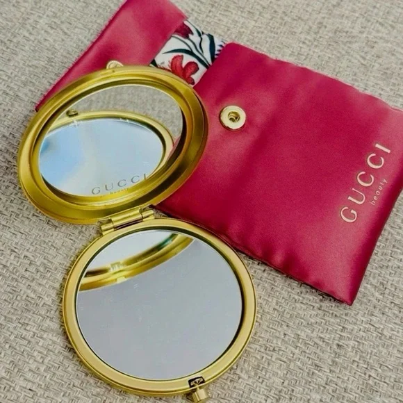 Gucci Beauty Floral / Gold Compact Mirror with Snap Pouch - Picture 3 of 6